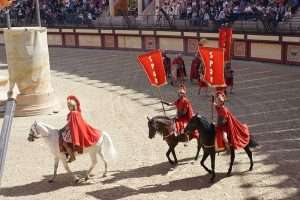 Gladiateurs romain à cheval parc du Puy du Fou